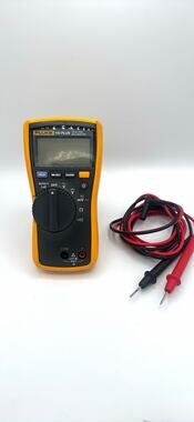 Fluke 110 Plus True RMS Auto-Ranging DMM Backlight CAT III 600V Test Leads